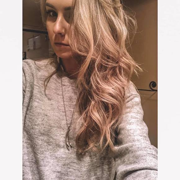 Meet your Posher, Dominique - Picture 1 of 1